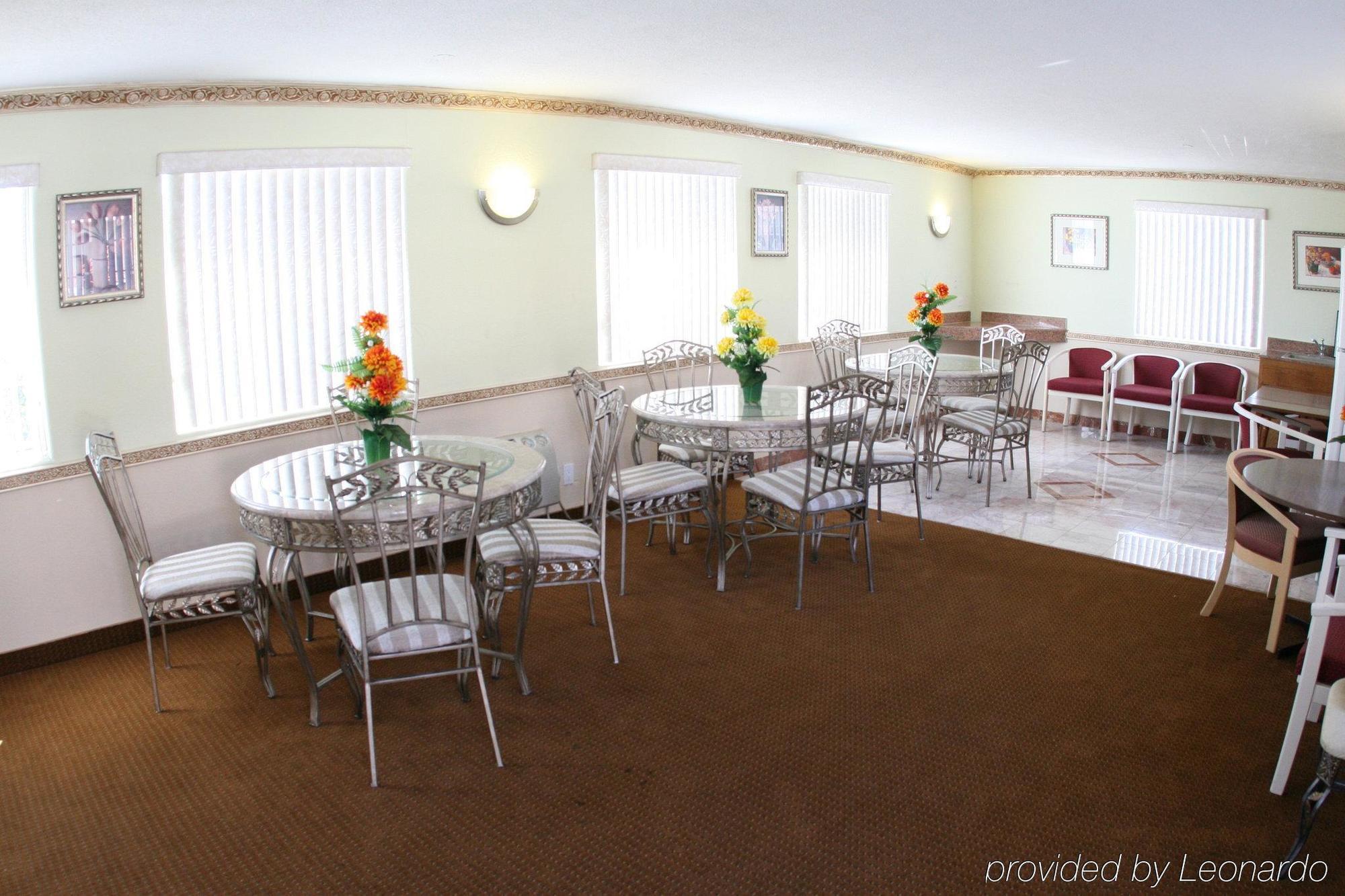 Glen Capri Inn And Suites - Burbank Universal Глендейл Экстерьер фото