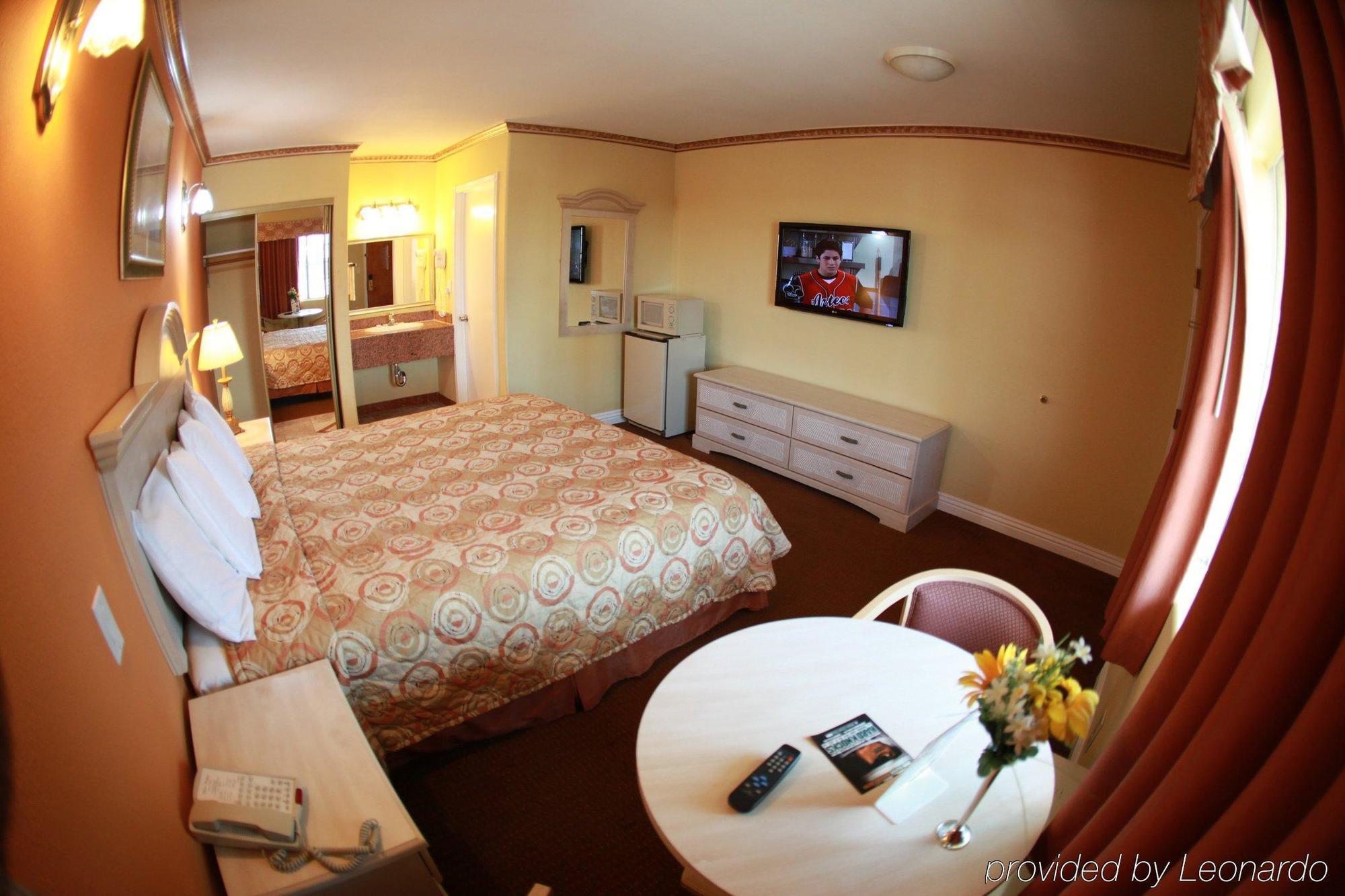 Glen Capri Inn And Suites - Burbank Universal Глендейл Экстерьер фото